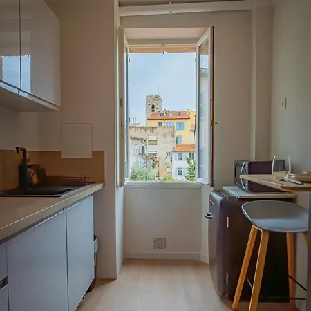 Appartement #302-heart Of Vieil - Place Nationale-high-end Newly Renovated & Furnished